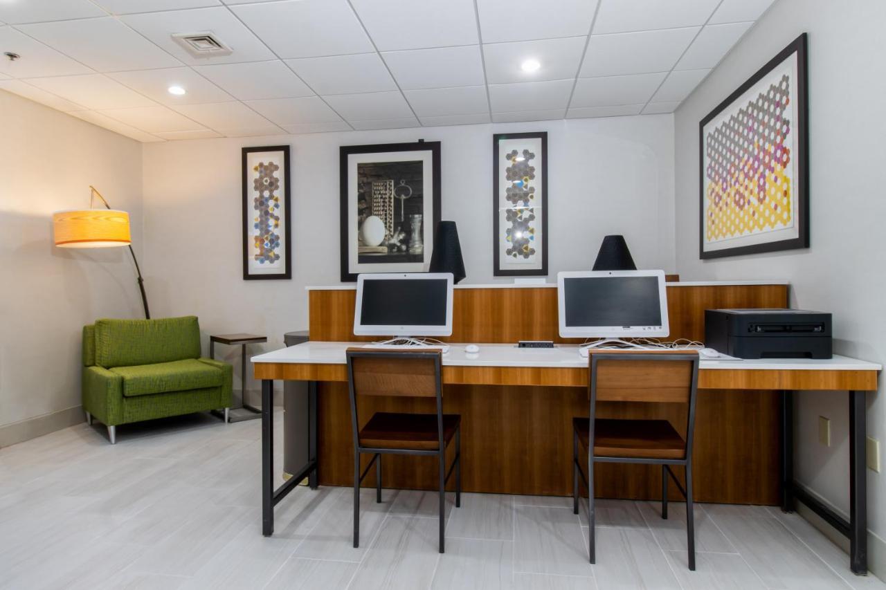 Express & By Ihg