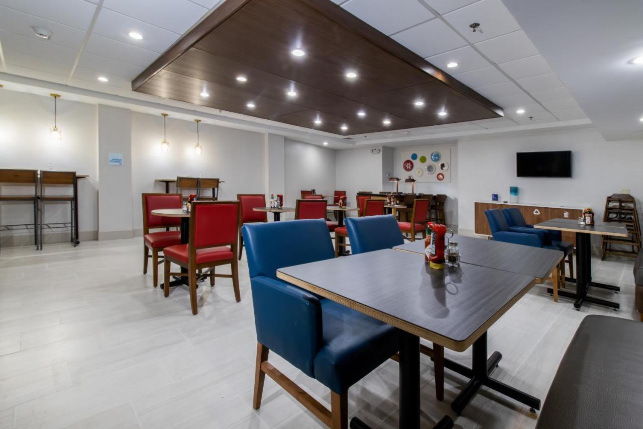 Express & By Ihg 2*